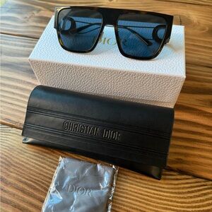 DIOR 30 Montaigne S3U 58mm
Square Sunglasses - Havana